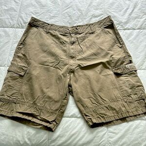 Wrangler Cargo Khaki Shorts size 40 with Elastic waist